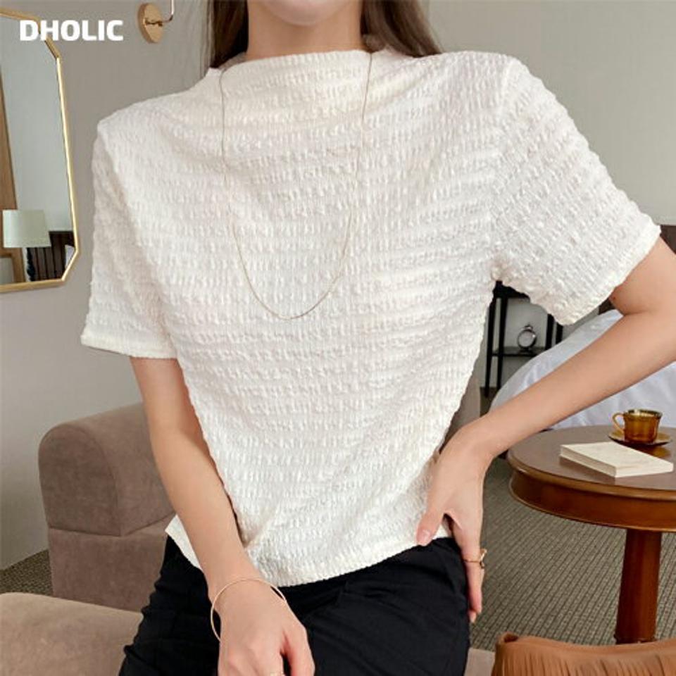 【10%OFF】エンボスハーフネックTシャツ・t72838 レディース 【tops】トップス 半袖 Tシャツ 柄 模様 リンクル エンボス ハーフネック ユニーク 単色 シンプル ベーシック 春 夏 フェミニン カジュアル 白 ホワイト 韓国ファッション ハイホリHIHOLLI セール SALE