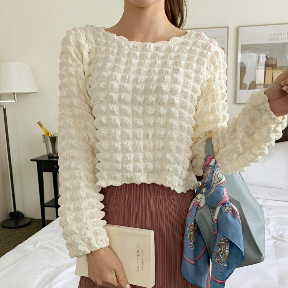 ≪人気商品再入荷≫エンボスクロップドブラウス・t72837 レディース 【bl】ブラウス トップス 長袖 模様 エンボス クロップド丈 パステル かわいい 可愛い 春 秋 冬 カジュアル イエロー プルオーバー ショート丈 韓国ファッション ハイホリHIHOLLI