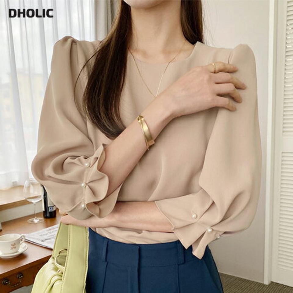 フェイクパールラウンドネックブラウス・t72866 レディース 【bl】ブラウス トップス 七分袖 7分袖 単色 無地 シンプル ベーシック フェイクパール パール調 オフィスカジュアル パフスリーブ 春 秋 ベージュ 人気 韓国ファッション ハイホリHIHOLLI