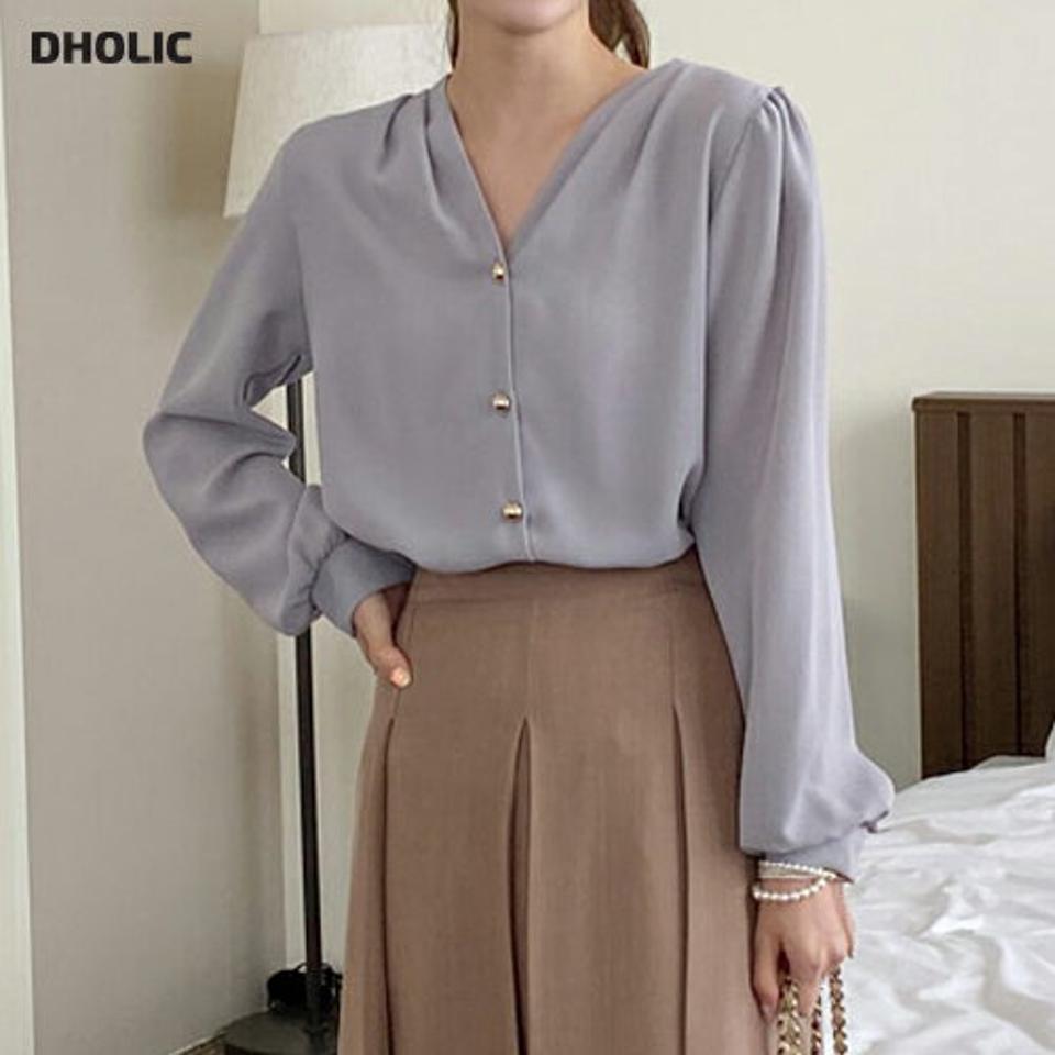 Vネックゴールドボタンブラウス・t72865 レディース 【bl】ブラウス トップス 長袖 単色 無地 シンプル ベーシック オフィスカジュアル パフスリーブ Vネック 鎖骨 デコルテ パステル 春 秋 水色 灰色 韓国ファッション HIHOLLI
