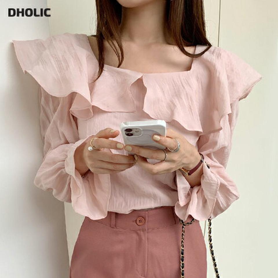 フリルリンクルブラウス・t68412 レディース 【bl】トップス ブラウス 長袖 リンクル フリル ガーリー かわいい 可愛い 大人 単色 無地 シンプル デコルテ フェミニン ピンク スクエアネック リンクル デコラティブ オケージョン 袖口ゴム 袖コン 春 秋 韓国ファッション