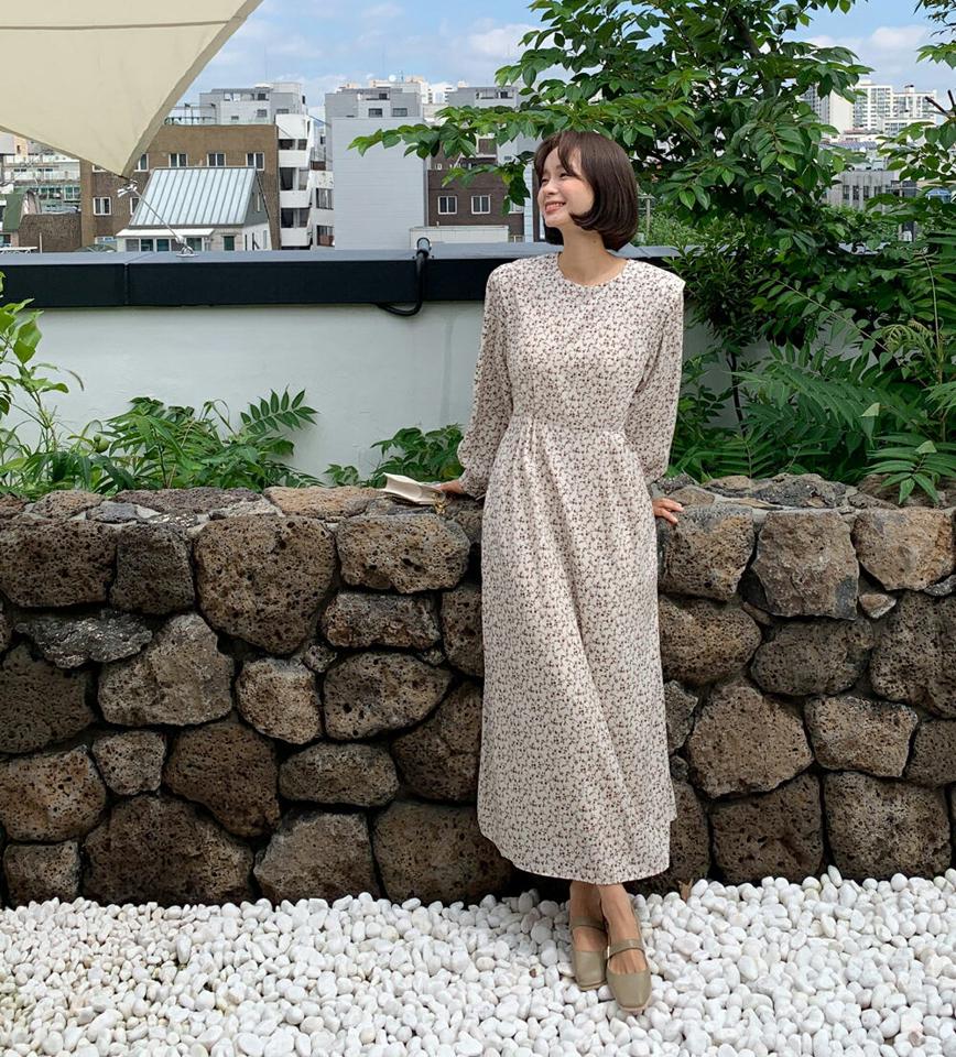 【10%OFF】小花柄タックワンピース・t67564 レディース 【ops】ワンピース ロング丈 長袖 小花柄 花柄 フェミニン かわいい ラウンドネック ボリューム袖 フレア Aライン 春 秋 韓国ファッション 旬セール