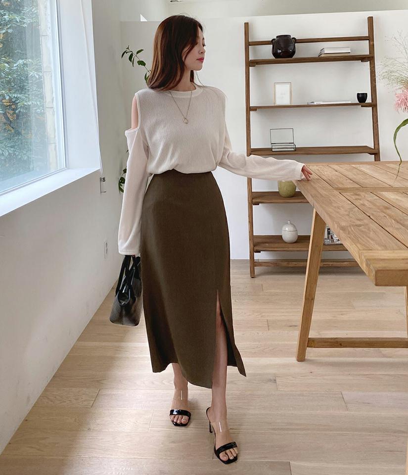 オープンショルダーTシャツ・t01621 レディース 【tops】トップス Tシャツ 長袖 オープンショルダー 肩出し 露出 セクシー リブ ロングスリーブ 袖コン ワイドスリーブ ラウンドネック 単色 無地 シンプル カジュアル 春 秋 韓国ファッション
