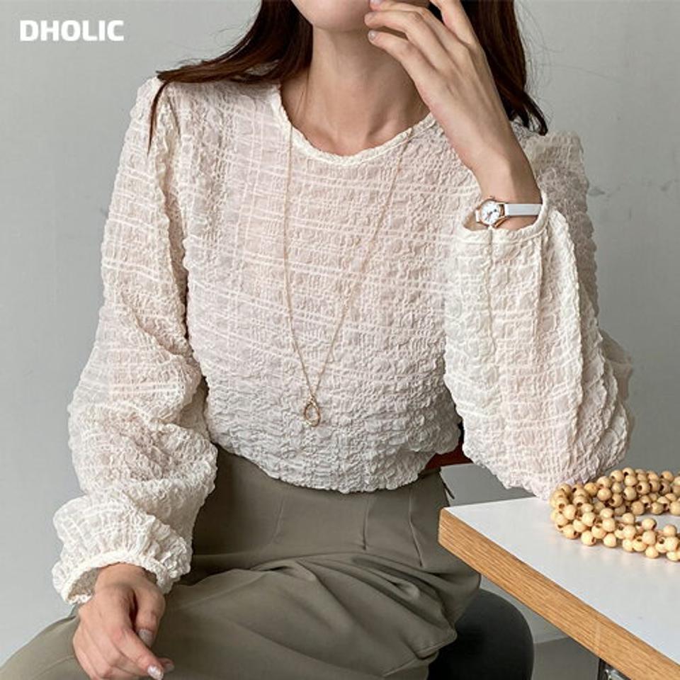 バックリボンクリンクルブラウス・t01625 レディース 【bl】トップス ブラウス 長袖 エンボス クリンクル ぽこぽこ ラウンドネック ユニーク シンプル フェミニン 大人 きれいめ パフスリーブ 透け感 シアー シースルー 春 秋 韓国ファッション 人気