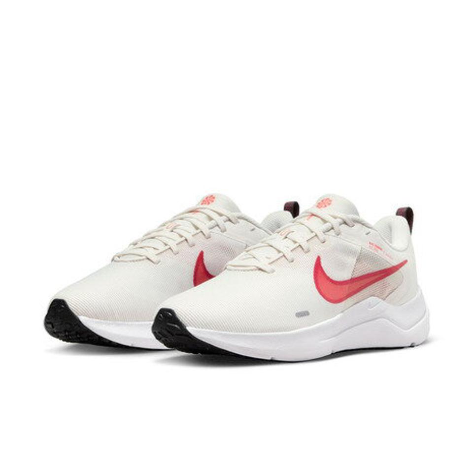 ナイキ（NIKE）（レディース）ダウンシフター 12 ホワイト レッド 白 赤 DD9294 004 ランニングシューズ ジョギングシューズ スポーツ スニーカー 運動靴