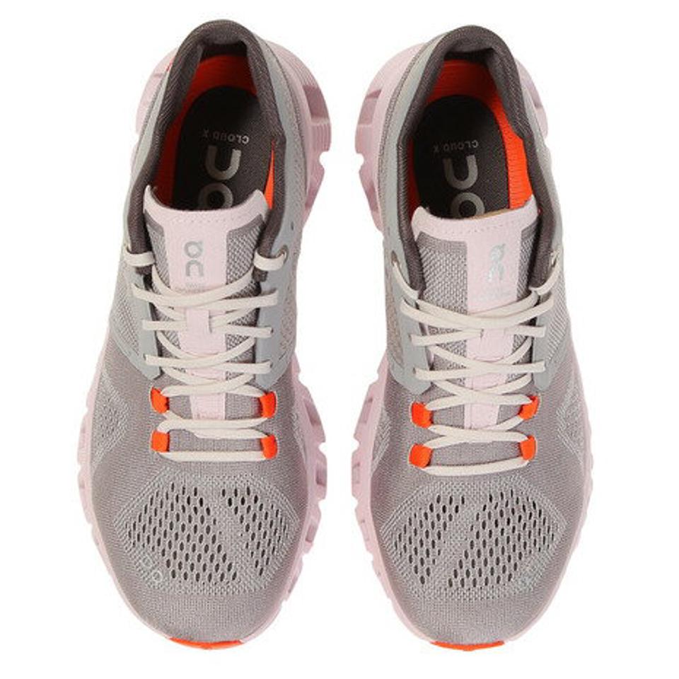 オン（On）（レディース）ランニングシューズ クラウドX 40.99041 W スニーカー オールシーズン トレーニング ジョギング 軽快 デイリーユース