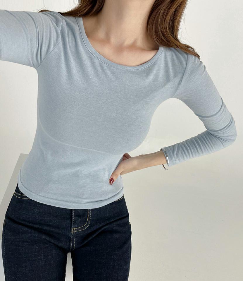 バックスリットクロップドTシャツ・t67132 レディース 【tops】トップス Tシャツ 長袖 ロンT 単色 無地 シンプル 背中見せ セクシー クロップド丈 短丈 水色 タイト スリム 大人 ラウンドネック 春 秋 韓国ファッション