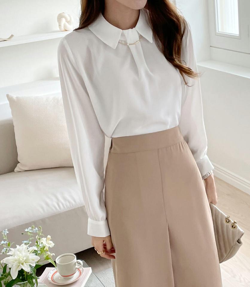 ネックレス付カラーブラウス・t01071 レディース 【bl】ブラウス トップス 長袖 単色 無地 シンプル ベーシック 襟 襟コン タック ネックレス付き オフィスカジュアル 秋 冬 フェミニン 大人 シック 白 ホワイト 韓国ファッション HIHOLLI