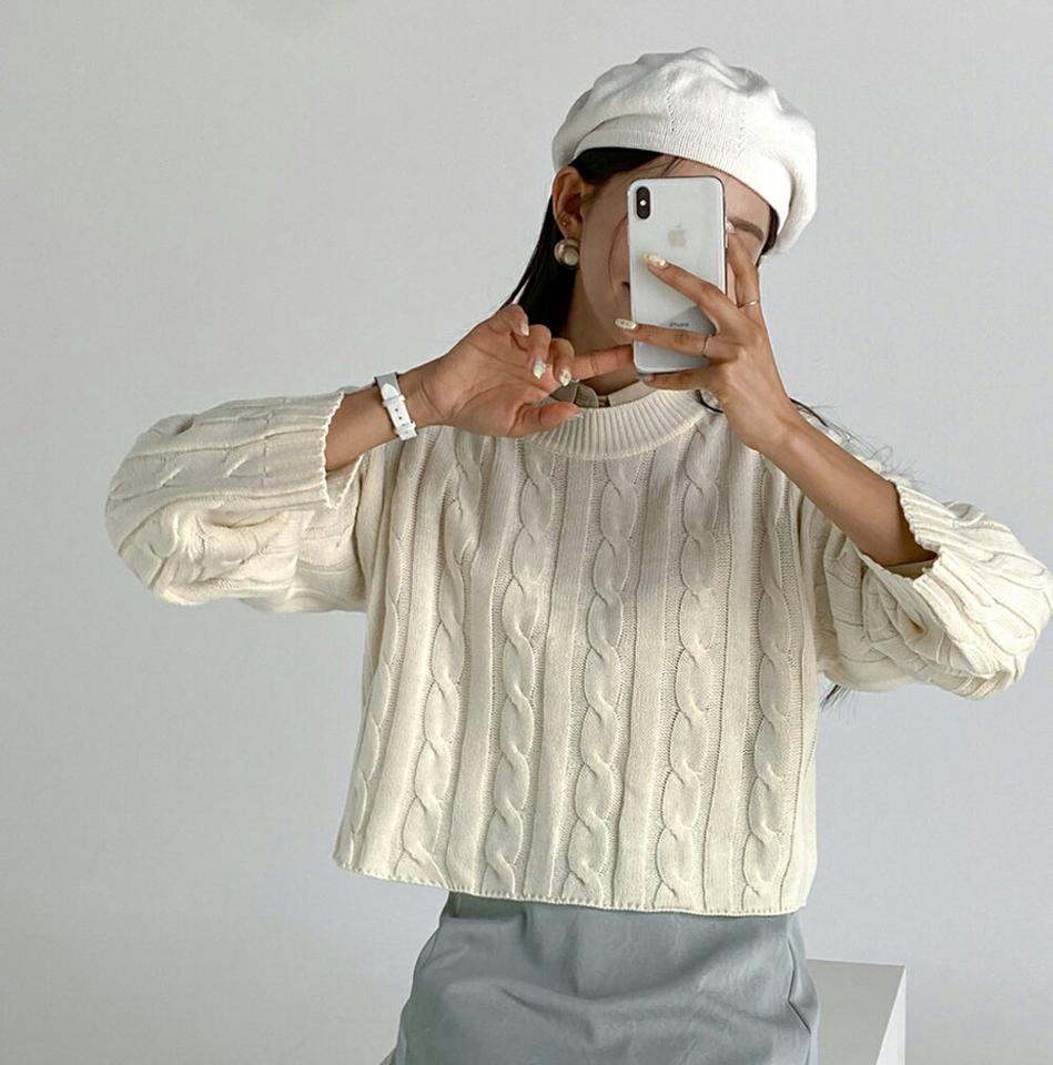 バックスリットケーブルニット・t68484 レディース 【tops】トップス ニット 年上 長袖 ラウンドネック 背中見せ 露出 セクシー 肌見せ バックシャン ケーブル編み ケーブルニット ユニーク 大人 カジュアル ドロップショルダー インしない 春 秋 韓国ファッション