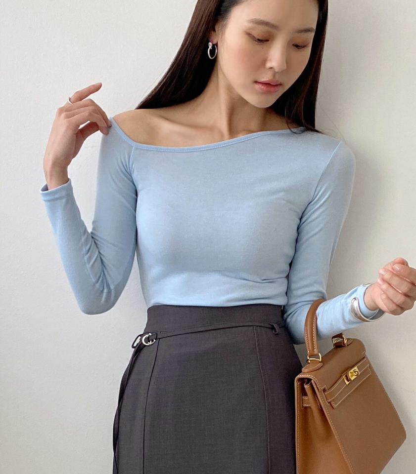 ダイアゴナルネックTシャツ・t72884 レディース 【tops】トップス Tシャツ 長袖 単色 無地 シンプル ベーシック パステル クロップド丈 鎖骨 デコルテ ユニーク ワンショル 春 秋 セクシー 大人 水色 韓国ファッション ハイホリHIHOLLI