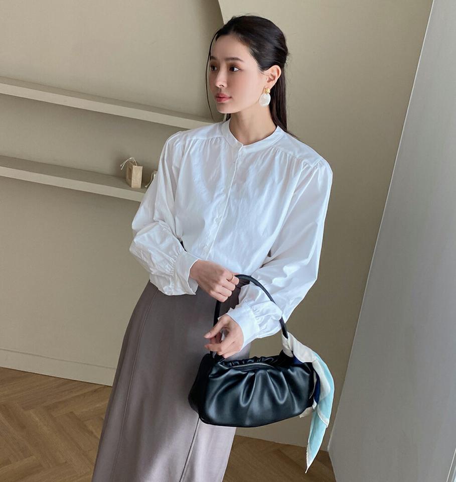 コットンバンドカラーシャツ・t72913 レディース 【bl】シャツ トップス 長袖 単色 無地 シンプル ベーシック コットン 綿 ぼたん ボタン バンドカラー パフ ロング丈 ギャザー 春 秋 フェミニン 白 ホワイト ボリュームスリーブ 韓国ファッション ハイホリHIHOLLI