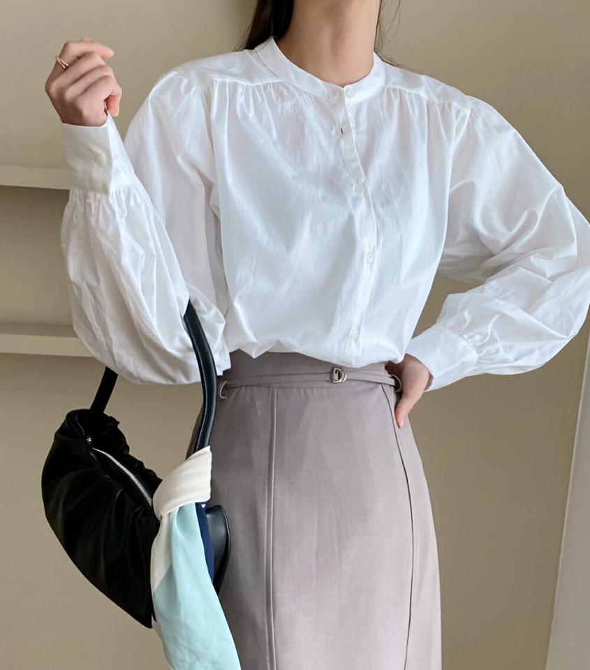 コットンバンドカラーシャツ・t72913 レディース 【bl】シャツ トップス 長袖 単色 無地 シンプル ベーシック コットン 綿 ぼたん ボタン バンドカラー パフ ロング丈 ギャザー 春 秋 フェミニン 白 ホワイト ボリュームスリーブ 韓国ファッション ハイホリHIHOLLI