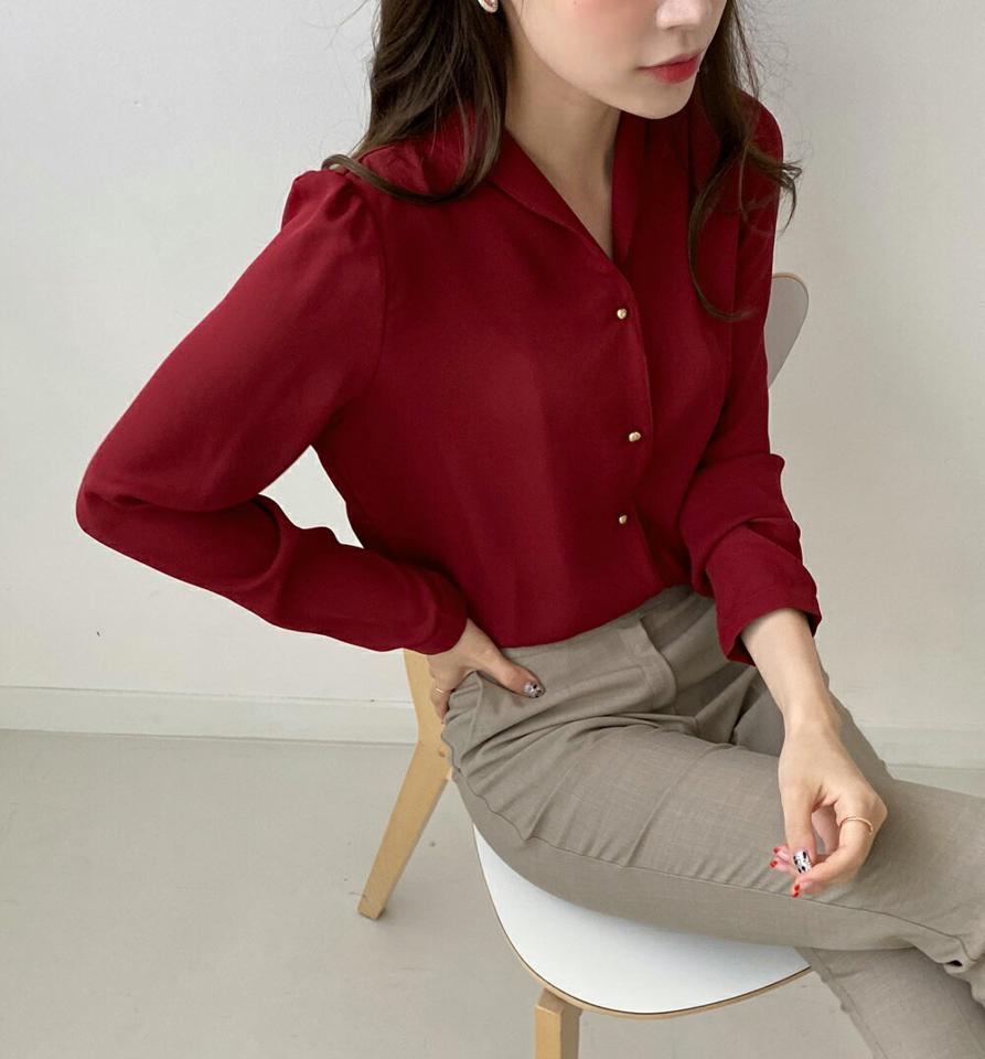 ショールカラーゴールドボタンブラウス・t72878 レディース 【bl】ブラウス トップス 長袖 襟 Vネック 鎖骨 デコルテ ぼたん ボタン 配色 単色 無地 シンプル オフィス パフ袖 秋 冬 春 上品 赤 クリスマス 韓国ファッション HIHOLLI