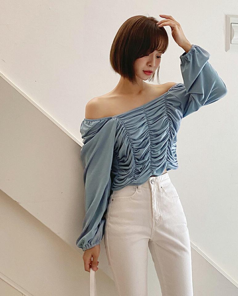 2WAYシャーリングTシャツ・b01176 レディース 【tops】トップス Tシャツ シャーリング くしゅくしゅ デコルテ フェミニン パフスリーブ 水色 きれいめ かわいい 大人 ゴム ダイヤモンドネック オフショルダー 肩出し 春 秋 韓国ファッション