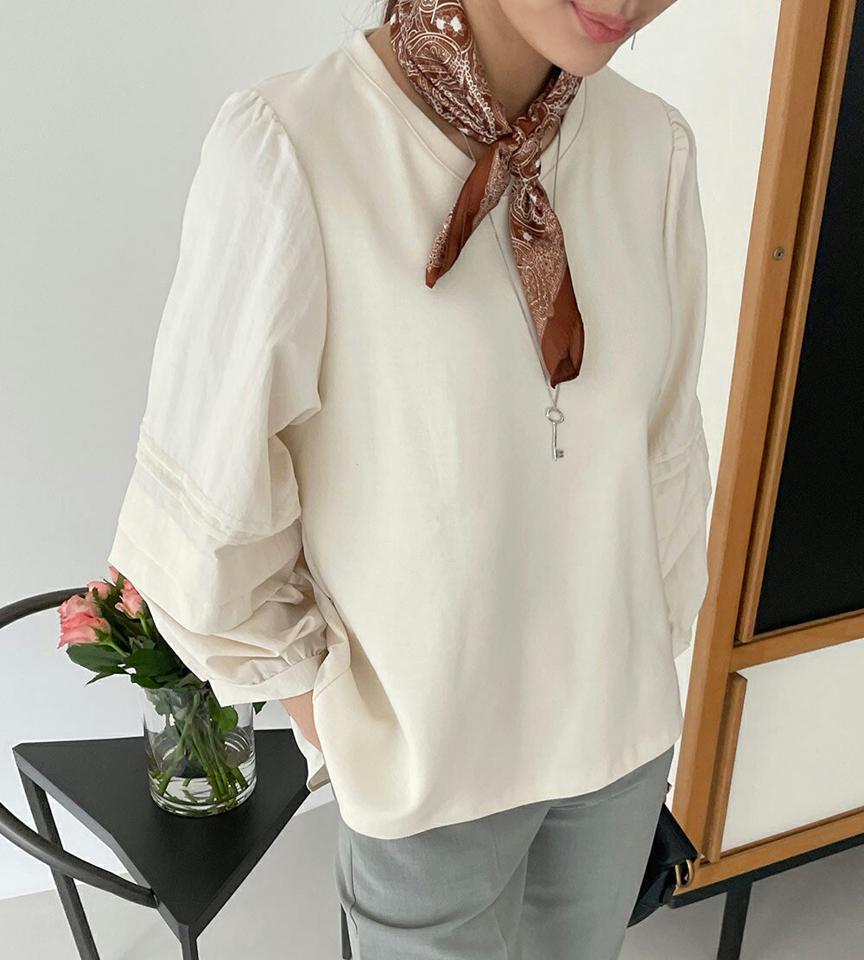 コントラストタックスリーブTシャツ・b72596 レディース 【tops】トップス 長袖 タック 単色 無地 シンプル ベーシック ユニーク 異素材 秋 冬 カジュアル フェミニン 大人 かわいい キュート 白 ホワイト インしない 韓国ファッション HIHOLLI
