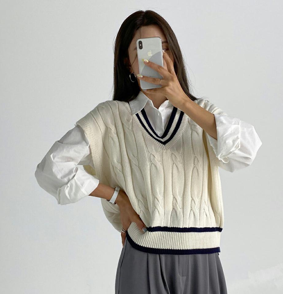 Vネックケーブル配色ニットベスト・t68472 レディース 【tops】トップス ニット ベスト ケーブル編み Vネック 配色 ケーブルニット レイヤード ドロップショルダー カジュアル スクールガール 春 秋 韓国ファッション