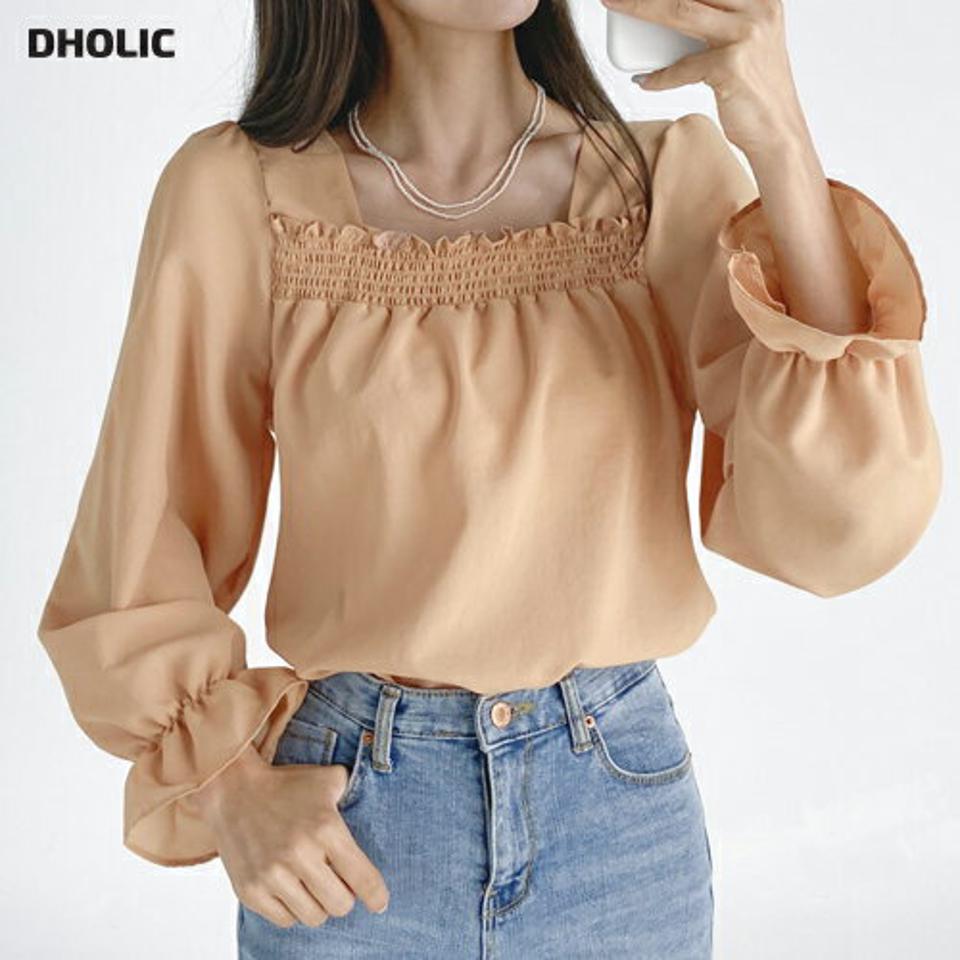 シャーリングフリルブラウス・t03249 レディース 【bl】トップス ブラウス 長袖 シャーリング フリル 袖コン フェミニン 単色 シンプル かわいい 可愛い スクエアネック クロップド丈 デコルテ 春 秋 韓国ファッション