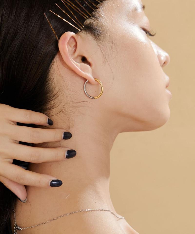 《金属アレルギー対応/ステンレス/キャッチレス》22mmバイカラーフープピアス