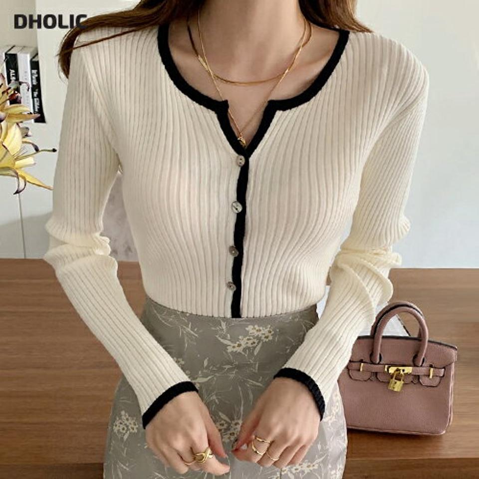 配色スリットネックリブニット・b01047 レディース 【tops】トップス ニット 年上 リブ 長袖 配色 柄 模様 ぼたん ボタン 細身 スリム スリット モノトーン タイト 秋 冬 フェミニン 大人 黒 ブラック 白 ホワイト バイカラー 韓国ファッション ハイホリHIHOLLI 人気