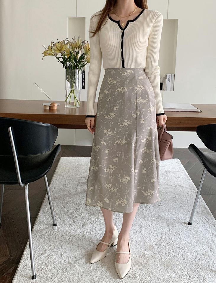 配色スリットネックリブニット・b01047 レディース 【tops】トップス ニット 年上 リブ 長袖 配色 柄 模様 ぼたん ボタン 細身 スリム スリット モノトーン タイト 秋 冬 フェミニン 大人 黒 ブラック 白 ホワイト バイカラー 韓国ファッション ハイホリHIHOLLI 人気