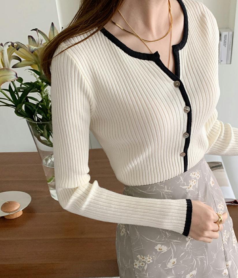 配色スリットネックリブニット・b01047 レディース 【tops】トップス ニット 年上 リブ 長袖 配色 柄 模様 ぼたん ボタン 細身 スリム スリット モノトーン タイト 秋 冬 フェミニン 大人 黒 ブラック 白 ホワイト バイカラー 韓国ファッション ハイホリHIHOLLI 人気