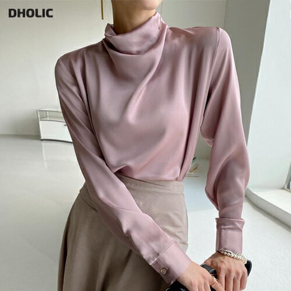 サテンハーフネックブラウス・b72918 レディース 【bl】ブラウス トップス 長袖 サテン ハーフネック 無地 ベーシック パステル シルキー 光沢 タック 秋 冬 フェミニン オケージョン 上品 ピンク 韓国ファッション ハイホリHIHOLLI クリスマス