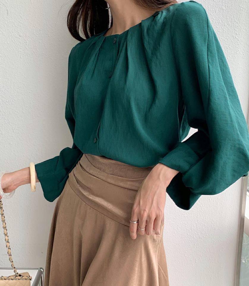 ツイストパフスリーブブラウス・b72919 レディース 【bl】ブラウス トップス 単色 無地 シンプル ベーシック ツイスト パフ袖 パフスリーブ ラウンドネック 七分袖 7分袖 秋 冬 フェミニン ボリュームスリーブ 緑 韓国ファッション HIHOLLI