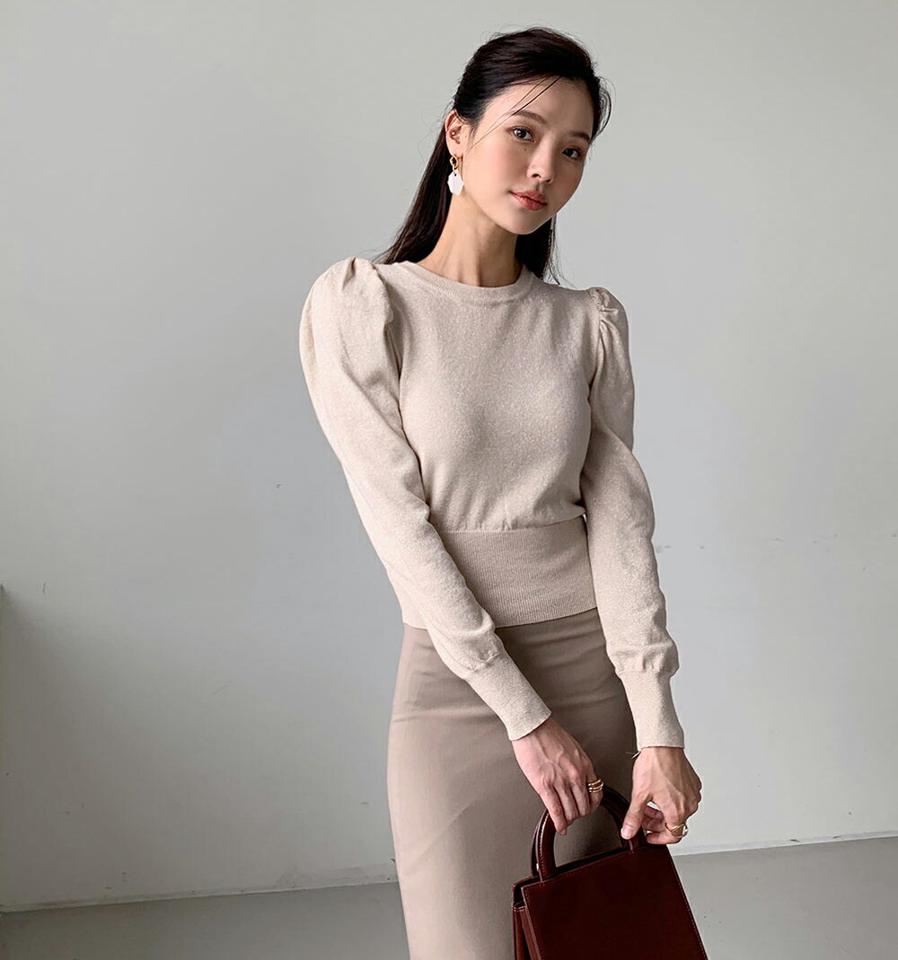 【10%OFF】パフスリーブグリッターニット・b72921 レディース 【tops】トップス ニット 長袖 単色 グリッター シンプル 光沢 パフスリーブ パフ袖 クロップド丈 秋 冬 上品 キュート ベージュ ショート丈 骨格ウェーブ インしない 韓国ファッション ハイホリHIHOLLI 旬セール