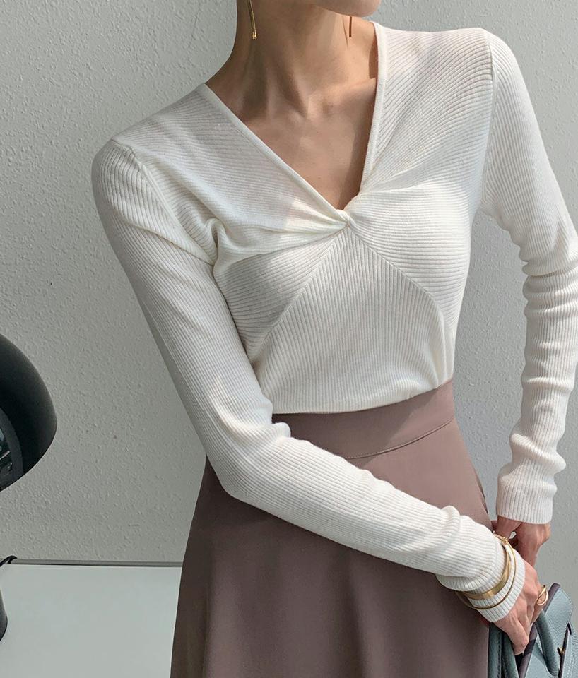ウール混ツイストVネックニット・t72922 レディース 【tops】ニット 長袖 単色 無地 シンプル ベーシック ツイスト Vネック 鎖骨 デコルテ ウール混 タイト 細身 スリム リブ 秋 冬 フェミニン 大人 白 ホワイト トップス 年上 韓国ファッション ハイホリHIHOLLI