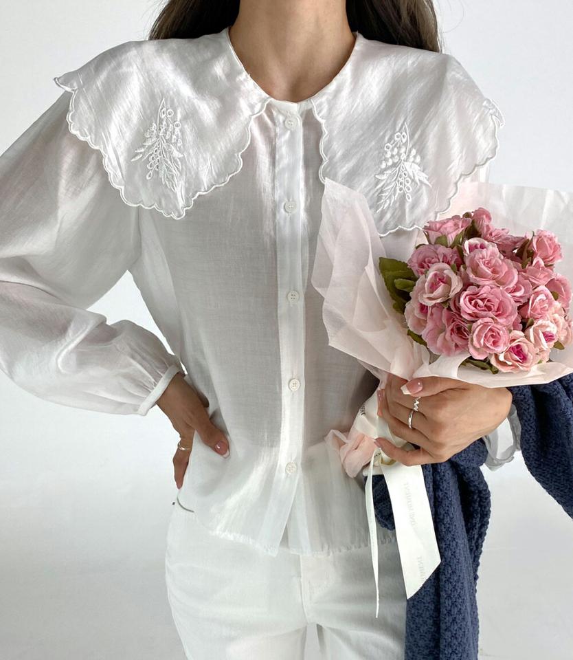 【マラソン特価】刺繍ビッグカラーブラウス・b01196 レディース 【bl】トップス ブラウス 長袖 大きい襟 襟コン 刺繍 ガーリー 大人 かわいい 可愛い ツヤ感 パフスリーブ パステル 水色 スカラップ セーラーカラー デコラティブ 春 秋 韓国ファッション