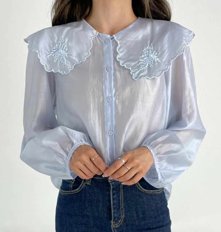 【マラソン特価】刺繍ビッグカラーブラウス・b01196 レディース 【bl】トップス ブラウス 長袖 大きい襟 襟コン 刺繍 ガーリー 大人 かわいい 可愛い ツヤ感 パフスリーブ パステル 水色 スカラップ セーラーカラー デコラティブ 春 秋 韓国ファッション