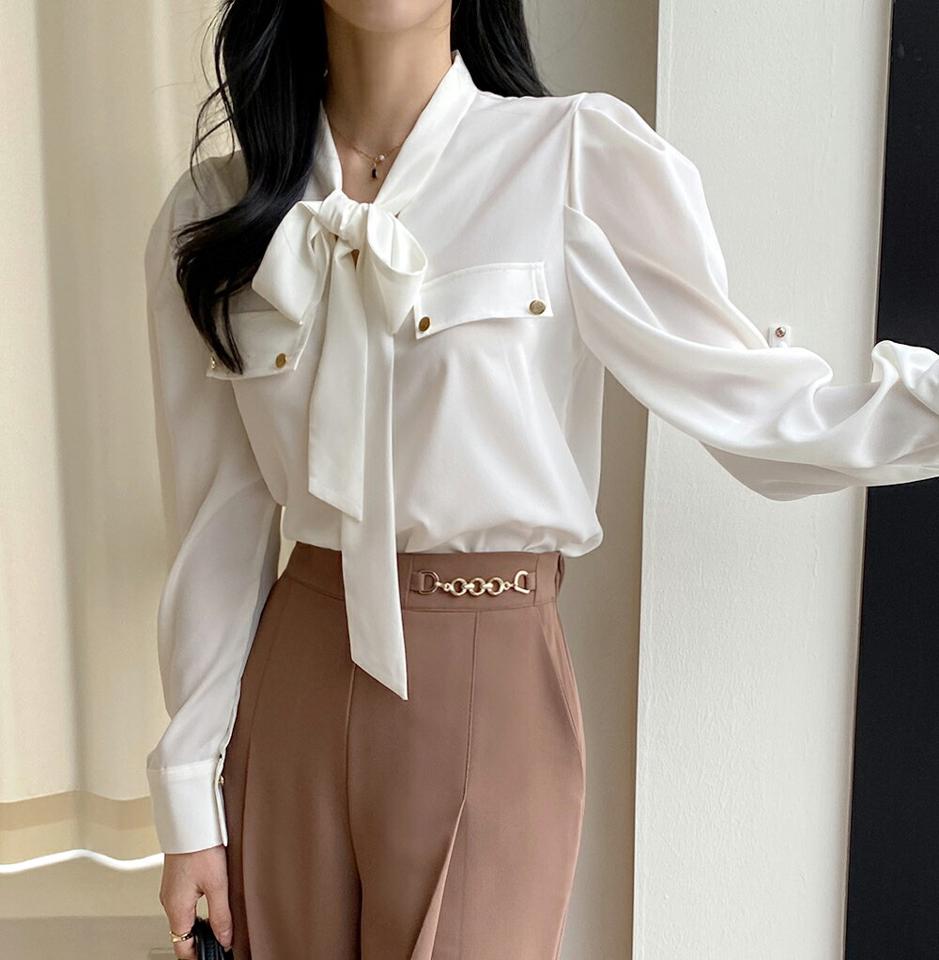 リボンパフスリーブブラウス・b47738 レディース 【bl】ブラウス トップス 長袖 単色 無地 シンプル ベーシック パフスリーブ オフィス 秋 冬 ボウタイ 白 ホワイト デコラティブ オケージョン ワンホン クリスマス 韓国ファッション ハイホリHIHOLLI