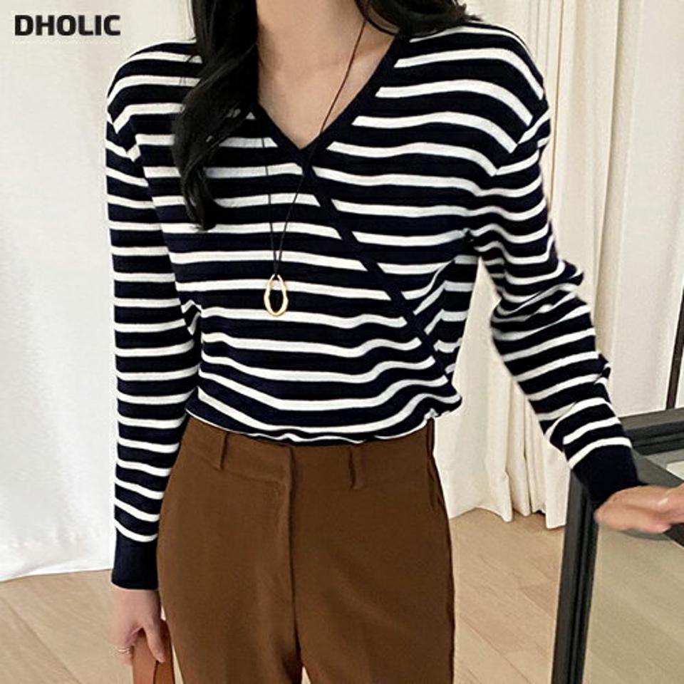 ボーダーカシュクールニット・t47733 レディース 【tops】ニット 長袖 カシュクール 柄 模様 ボーダー Vネック 鎖骨 デコルテ クロップド丈 秋 冬 モノトーン 黒 白 ブラック ホワイト かわいい 可愛い ショート丈 韓国ファッション ハイホリHIHOLLI
