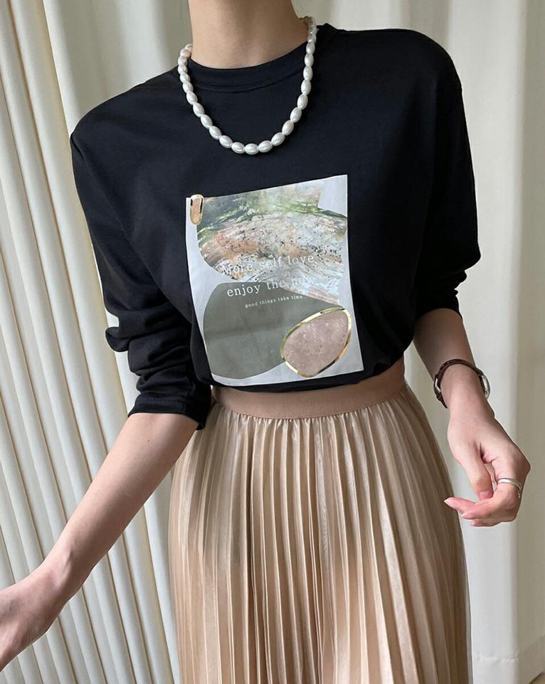 スクエアプリント長袖Tシャツ・b47730 レディース 【tops】トップス Tシャツ 長袖 柄 模様 プリント レタリング ロゴ ラウンドネック 秋 冬 カジュアル ラフ かわいい 可愛い 白 ホワイト 大人 フェミニン 韓国ファッション ハイホリHIHOLLI 人気