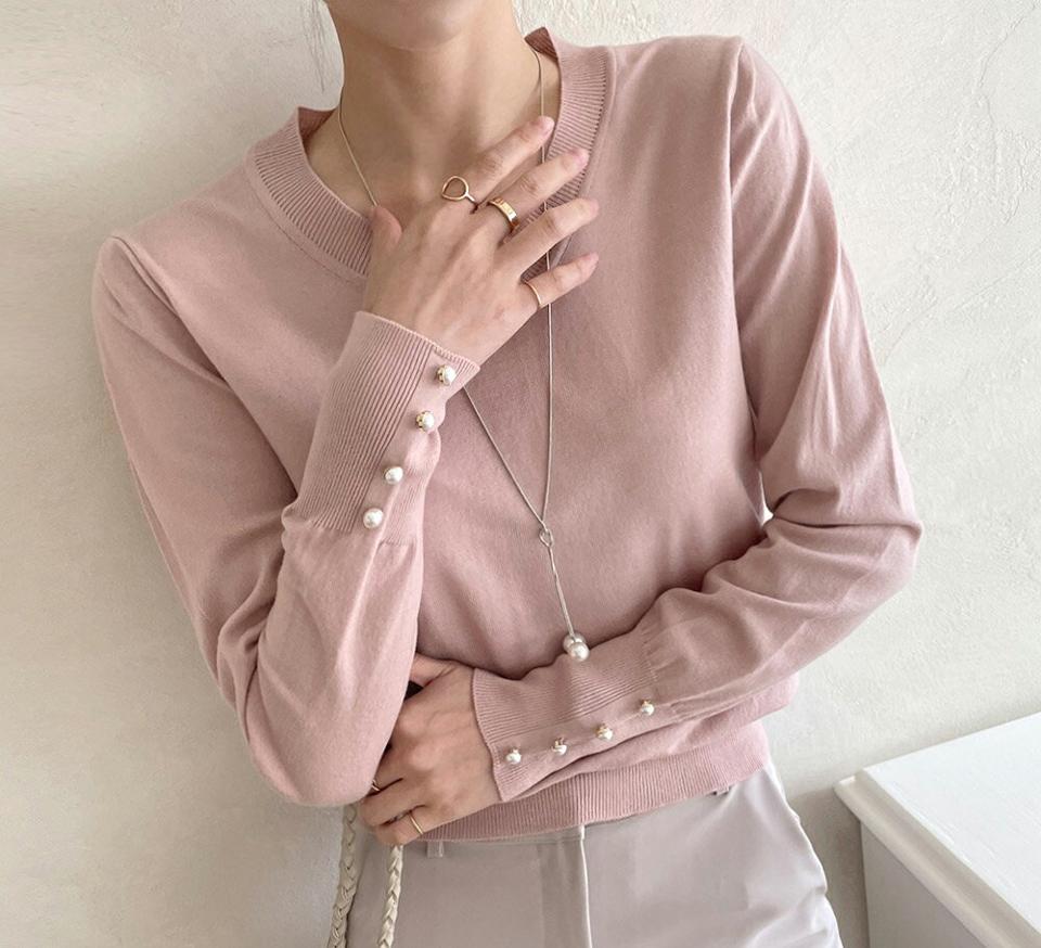 【スーパーセール特価】パール調ボタンパフニット・t72640 レディース 【tops】トップス ニット 長袖 パール 単色 無地 シンプル ベーシック ボタン カラーニット 緑 ピンク デコルテ オフィス 秋 冬 フェミニン 高見え クリスマス 韓国ファッション ハイホリHIHOLLI