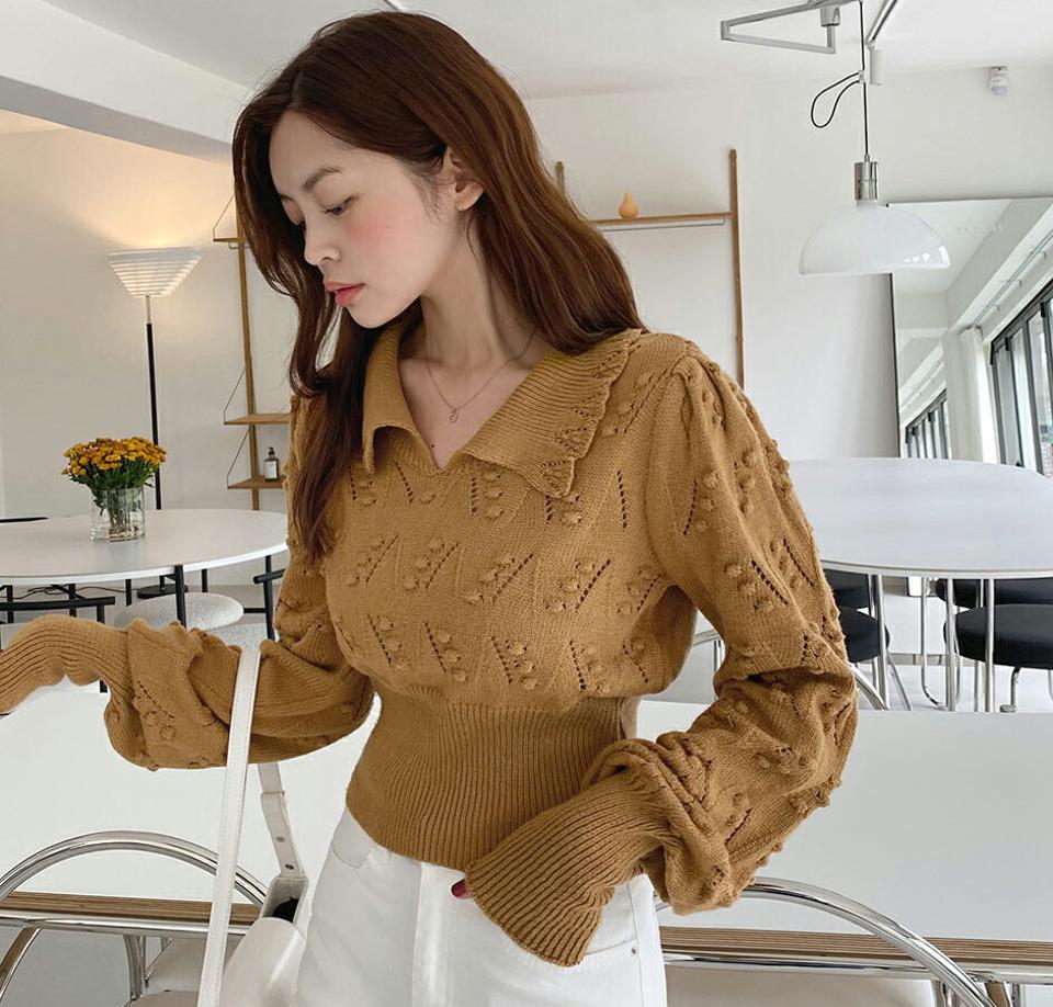 ポンポンカラーパンチングニット・b01220 レディース 【tops】トップス ニット 長袖 ポンポン ぽこぽこ テクスチャ ポロ襟 ユニーク かわいい 可愛い 袖コン リブ 単色 立体的 クロップド丈 パンチング 春 秋 韓国ファッション 人気