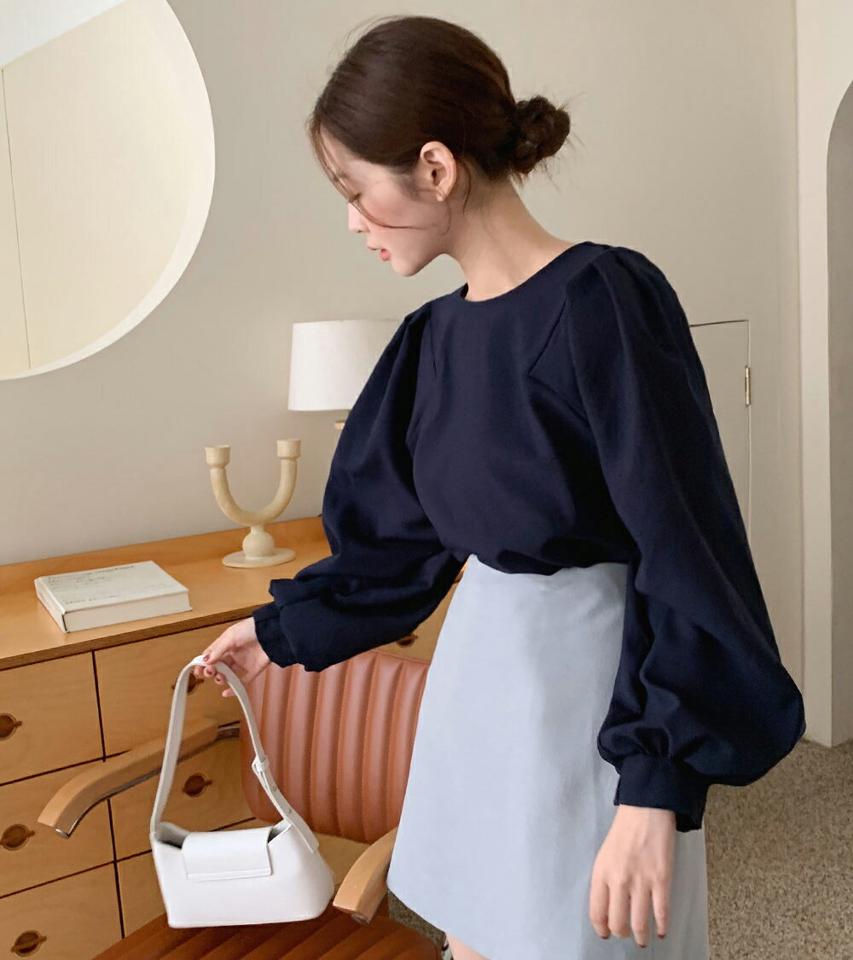 タックパフスリーブブラウス・t01227 レディース 【bl】トップス ブラウス 長袖 パフスリーブ ラウンドネック 単色 無地 シンプル きれいめ 年上 パフスリーブ タック ボリューム袖 二の腕カバー 透け感 シアー オフィス 春 秋 韓国ファッション 人気