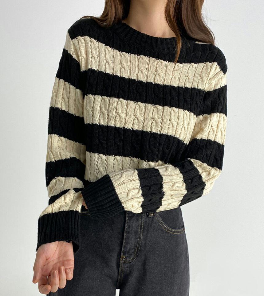 ボーダーケーブルニット・b03313 レディース 【tops】トップス ニット 長袖 ケーブル編み ボーダー柄 カジュアル アクリル ラウンドネック 茶色 オレンジ ブラウン カラーニット ハロウィン 春 秋 韓国ファッション