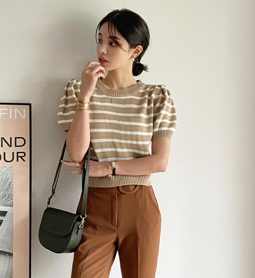 ボーダークロップドパフニット・t01077 レディース 【tops】トップス ニット 半袖 ボーダー柄 パフスリーブ 袖コン クロップド丈 ラウンドネック 二の腕カバー カジュアル かわいい ベージュ 春 秋 韓国ファッション ハイホリHIHOLLI