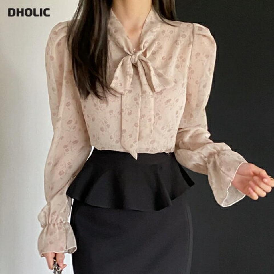 リボン花柄パフブラウス・t01075 レディース 【bl】トップス ブラウス 長袖 ボウタイ りぼん 襟コン かわいい 可愛い フェミニン 大人 花柄 キャンディスリーブ 袖コン オフィス お呼ばれ 年上 Vネック 春 秋 韓国ファッション ハイホリHIHOLLI
