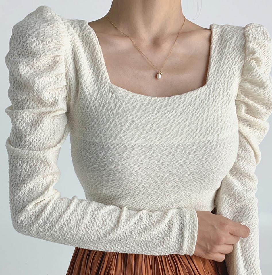 エンボスパフブラウス・t67207 レディース 【bl】トップス ブラウス 長袖 スクエアネック パフスリーブ エンボス デコルテ 単色 フェミニン かわいい 可愛い ボリュームスリーブ 春 秋 韓国ファッション