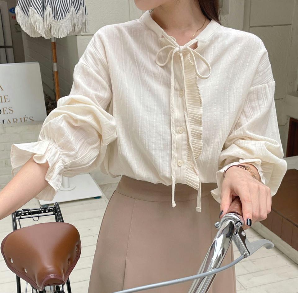 リボンフリルブラウス・t00031 レディース 【bl】トップス ブラウス 長袖 フリル りぼん ガーリー かわいい キャンディスリーブ 袖コン ボリューム袖 ギャザー ストライプ バンドカラー ドロップショルダー プリーツ 秋 春 韓国ファッション