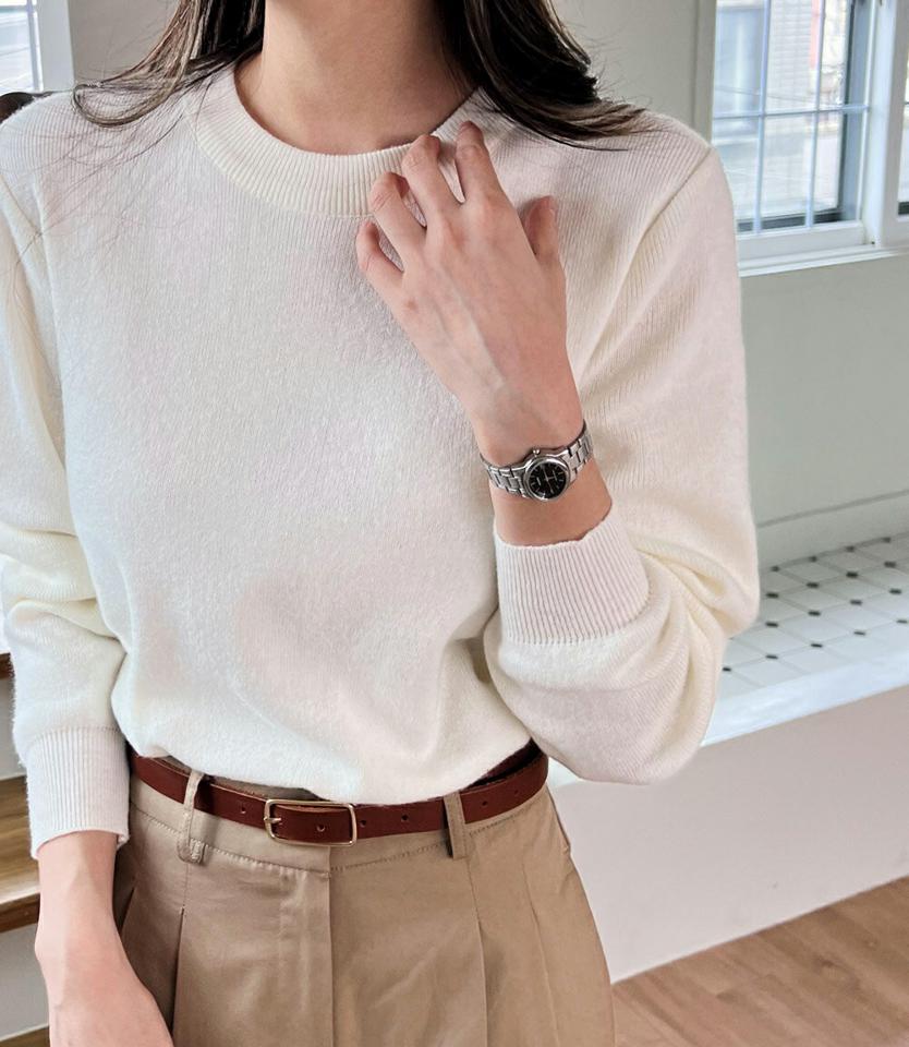 クロップドラウンドネックニット・t00002 レディース 【tops】トップス ニット 長袖 ラウンドネック クロップド丈 単色 無地 シンプル ベーシック 大人 年上 ベージュ メランジカラー カジュアル ラフ 秋 冬 韓国ファッション 人気