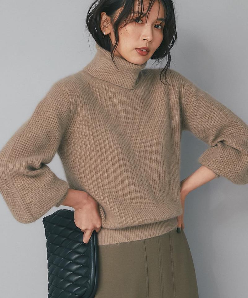 【つい触れたくなるようなふわふわ感】ヘアリーヤーンクロップドタートルニット