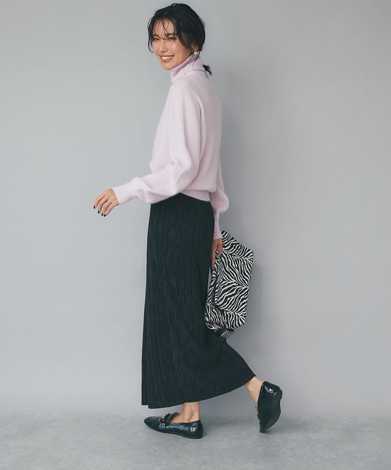 【つい触れたくなるようなふわふわ感】ヘアリーヤーンクロップドタートルニット