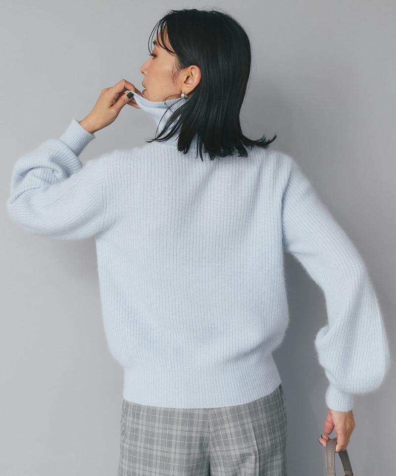 【つい触れたくなるようなふわふわ感】ヘアリーヤーンクロップドタートルニット