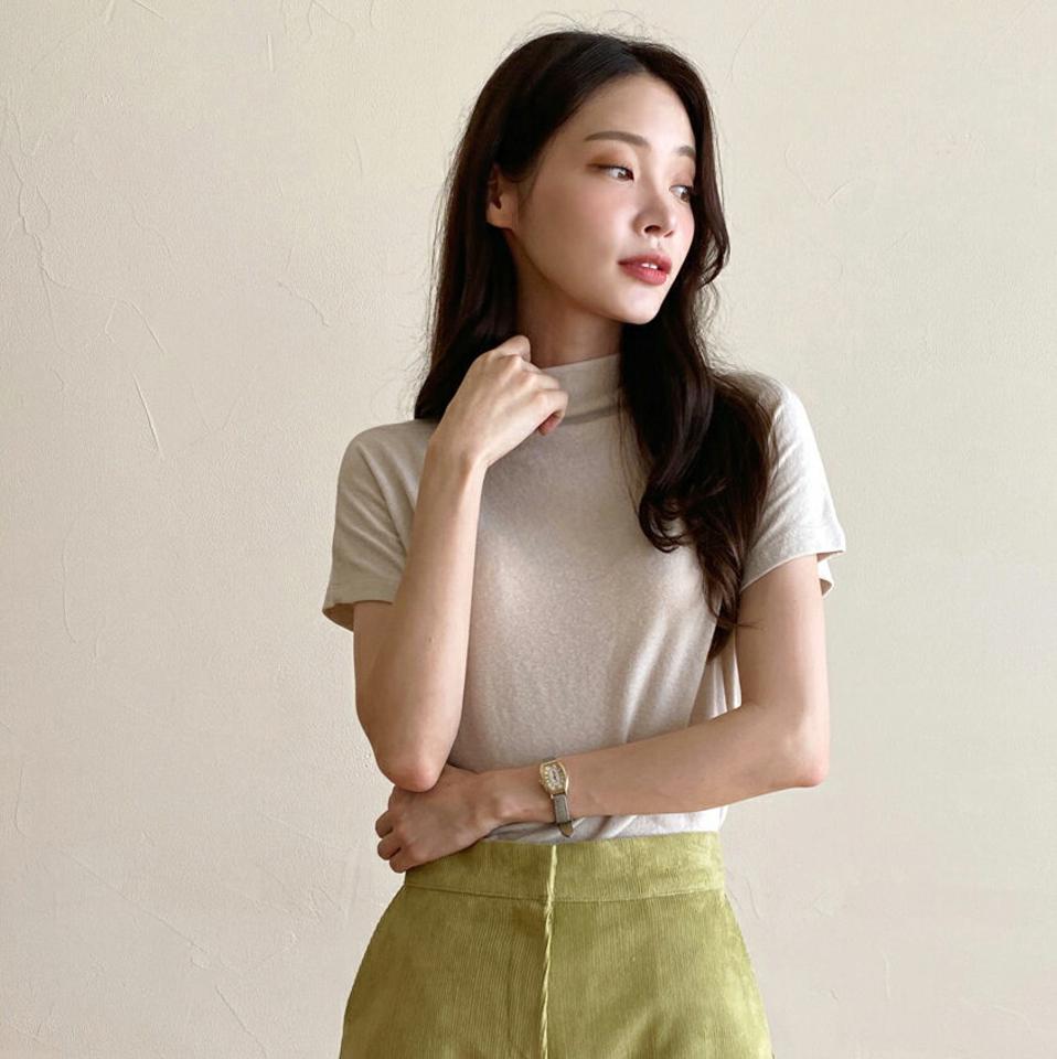 アンゴラ混ハーフネック半袖Tシャツ・t00001 レディース 【tops】トップス Tシャツ 半袖 ハーフネック アンゴラ 単色 無地 シンプル 大人 ベーシック 水色 フレンチスリーブ ショートスリーブ 春 秋 韓国ファッション