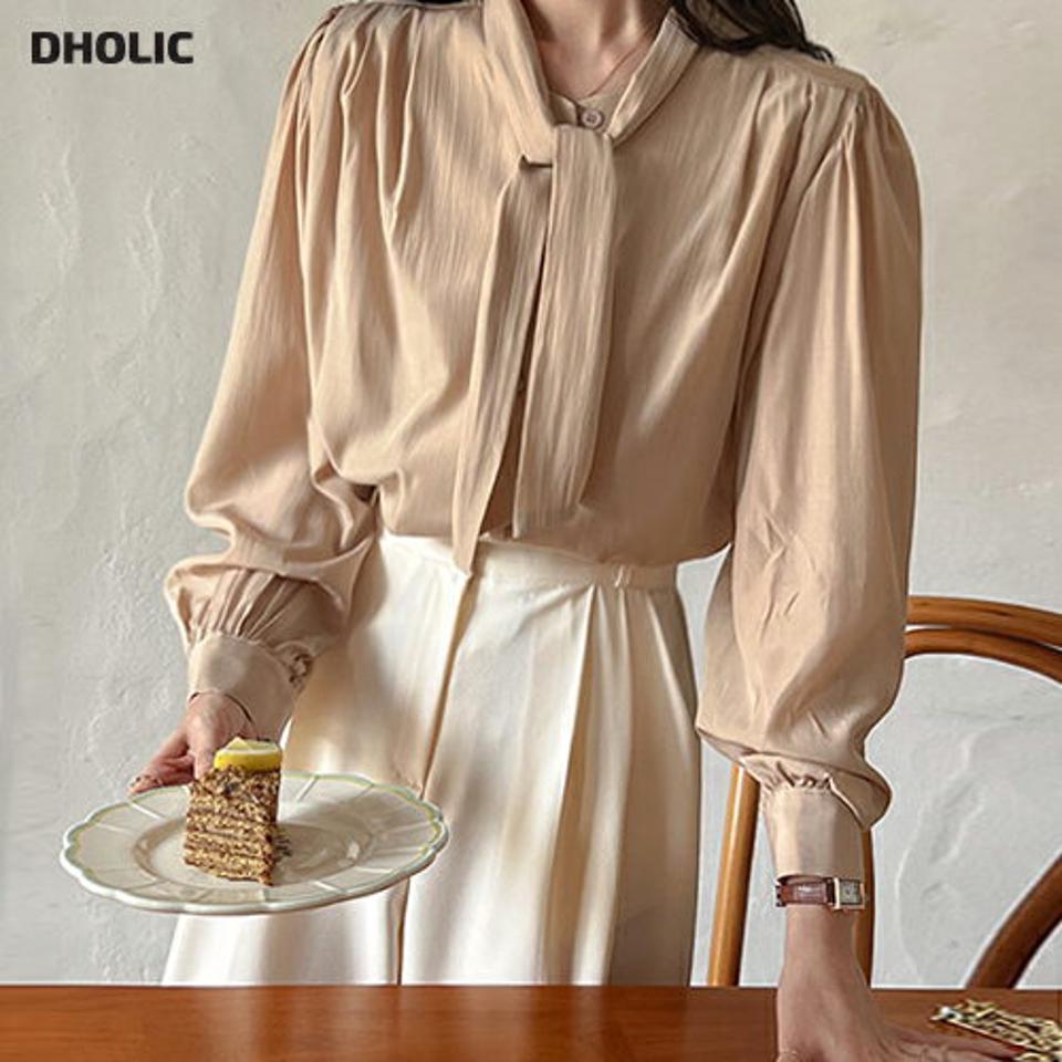 パフスリーブリボンブラウス・t00034 レディース 【bl】トップス ブラウス 長袖 りぼん ボウタイ パフスリーブ 上品 きれいめ 大人 ツヤ 年上 フェミニン 会社 オフィス かわいい ベージュ 襟コン ギャザー タック 春 秋 韓国ファッション