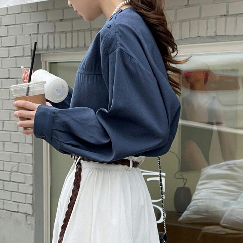 モダール混ショルダーボタンブラウス・t00013 レディース 【bl】トップス ブラウス 長袖 モダール ボタン ユニーク 単色 シンプル カジュアル ラウンドネック タック ピンク 春 秋 韓国ファッション