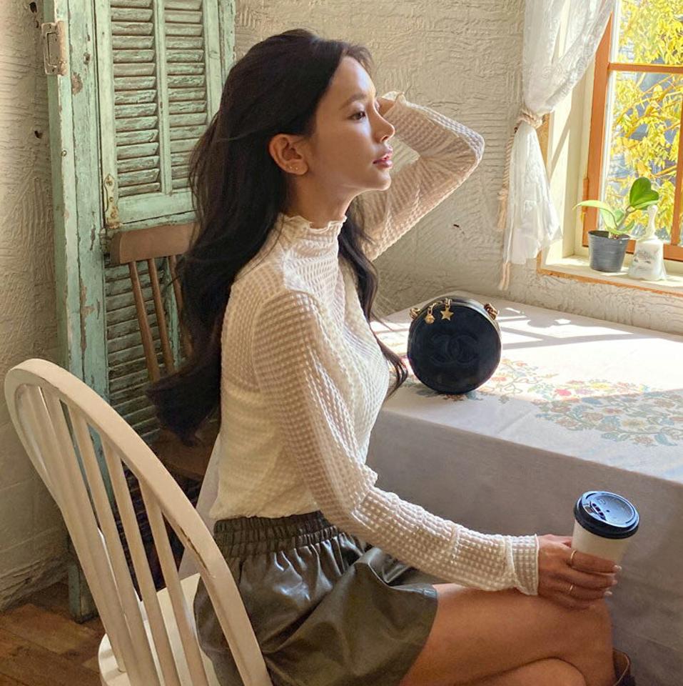 【クリアランスセール】エンボスメロウハーフネックブラウス・b00001 レディース 【bl】トップス ブラウス 長袖 ハーフネック メロウ エンボス ぼこぼこ ぽこぽこ かわいい 可愛い ユニーク 単色 シンプル ポップコーン 秋 冬 韓国ファッション